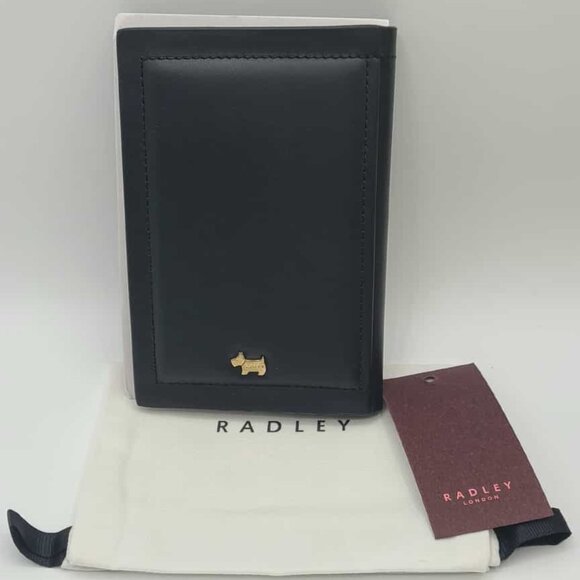 Radley London Heritage Lane Passport Cover Leather NWT! NEW! - Picture 1 of 6